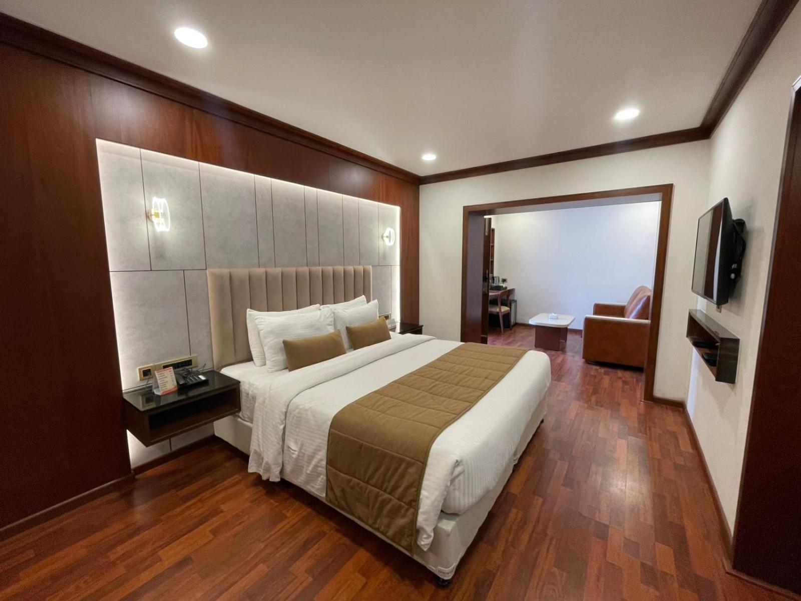 Hotel Le Poshe, 4*